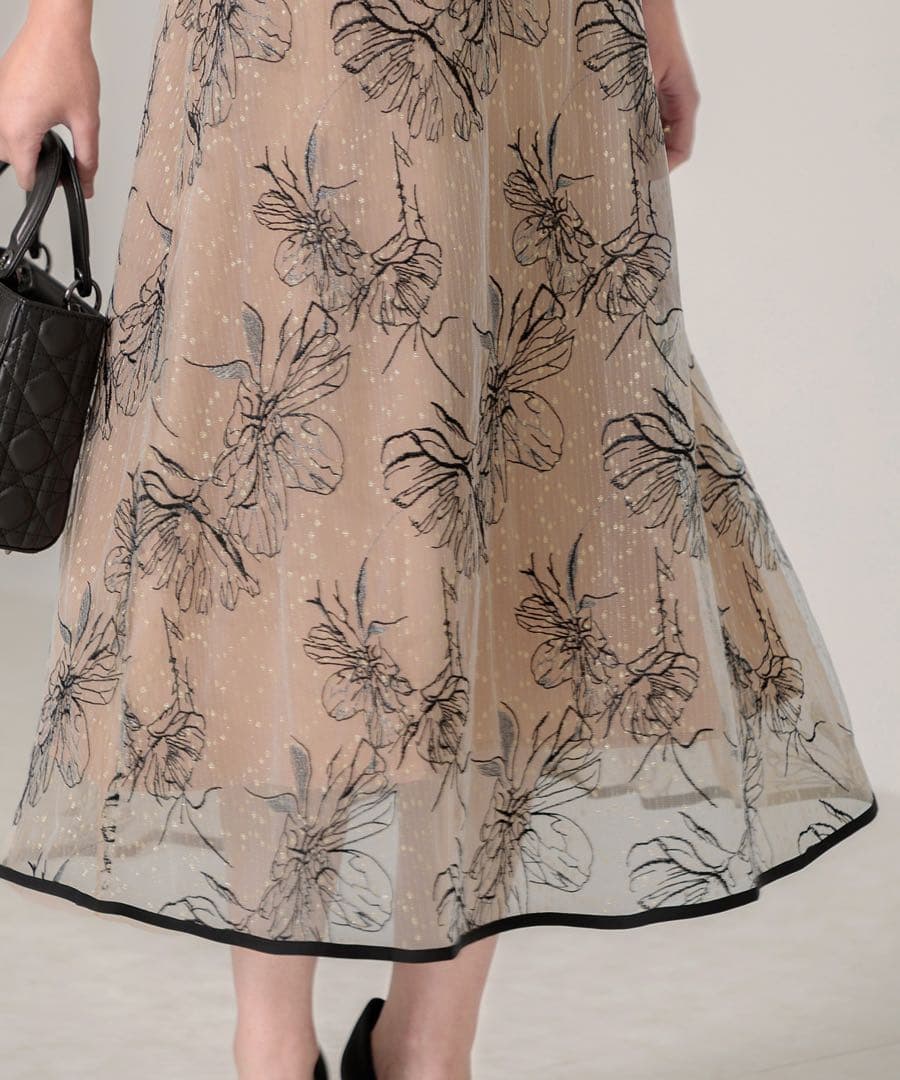 【美品】Leja 配色パイピングプチハイネック花柄刺繍ラメレースロング丈　M