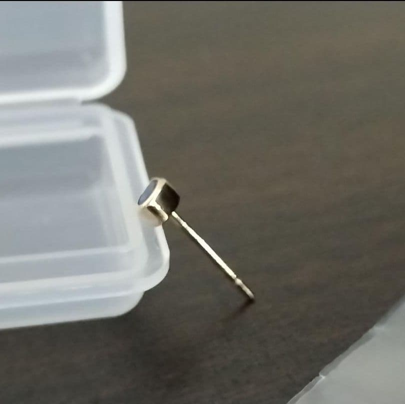 アウイナイト 片耳用ピアス