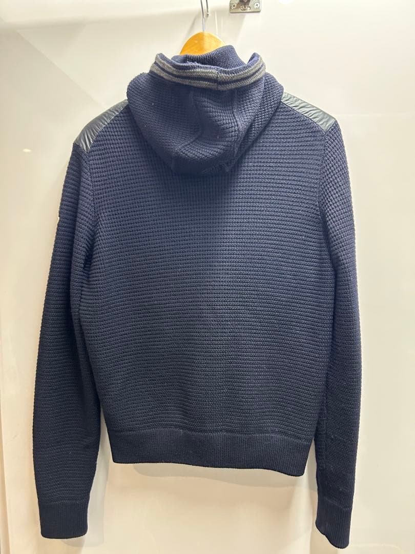 モンクレール　ネイビー フード付きダウンジャケット