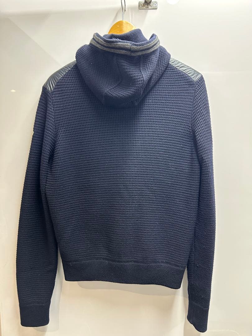 モンクレール　ネイビー フード付きダウンジャケット