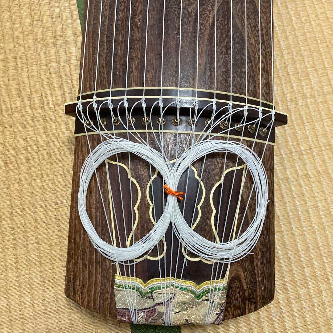琴 お筝 筝 弦楽器 和楽器　すだれ掘り　蒔絵有　13弦　小川謹製　付属品セット
