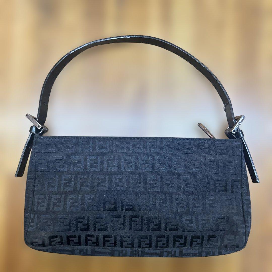 B12-73 FENDI フェンディ ズッキーニ アクセサリーポーチ 黒