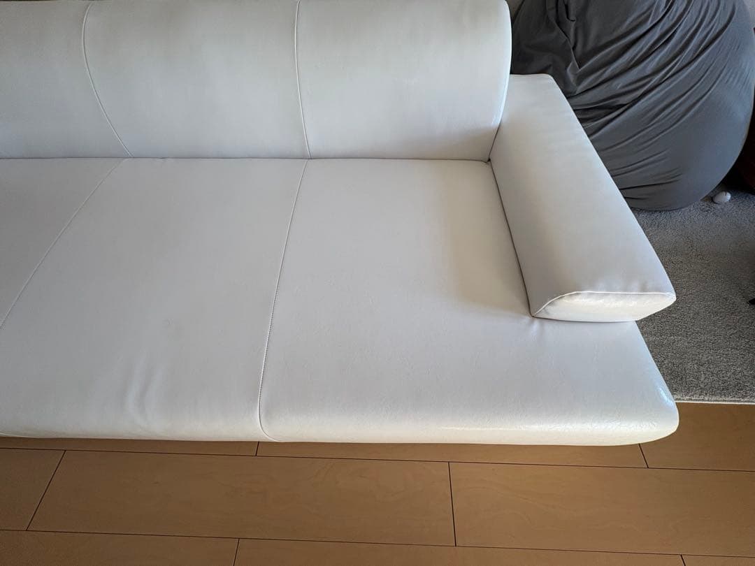 限界価格❗️ ホワイトモダン　3人掛け　ソファー　人工皮革　直接引き取り　値下げ可