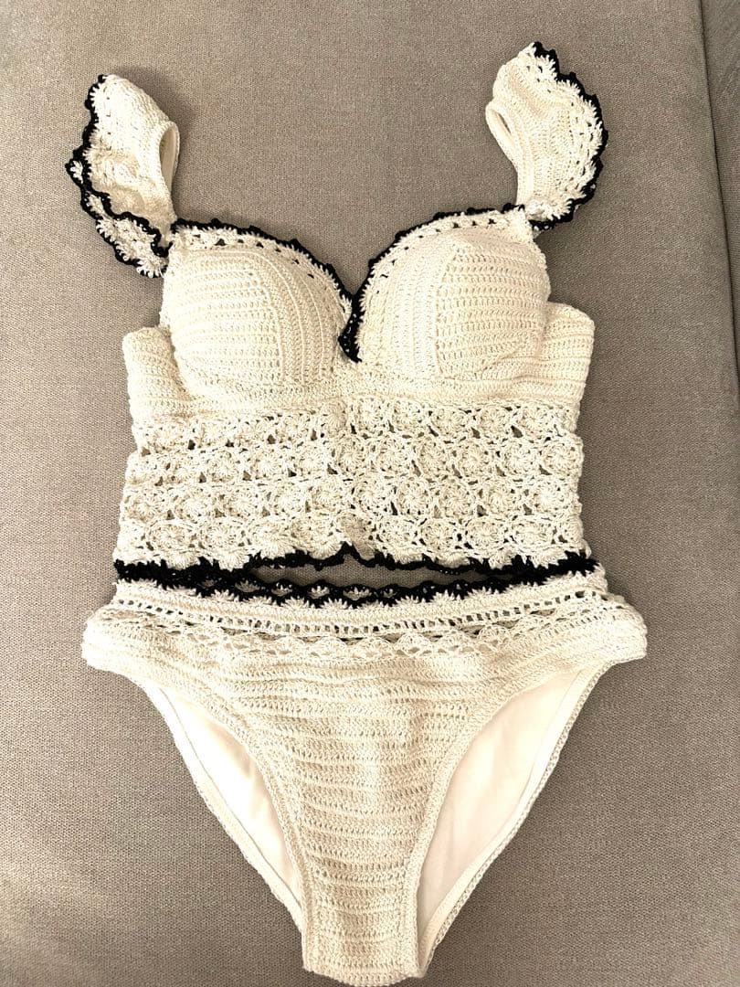 リエンダ　rienda フリルショルダークロシェワイヤーカップビキニ