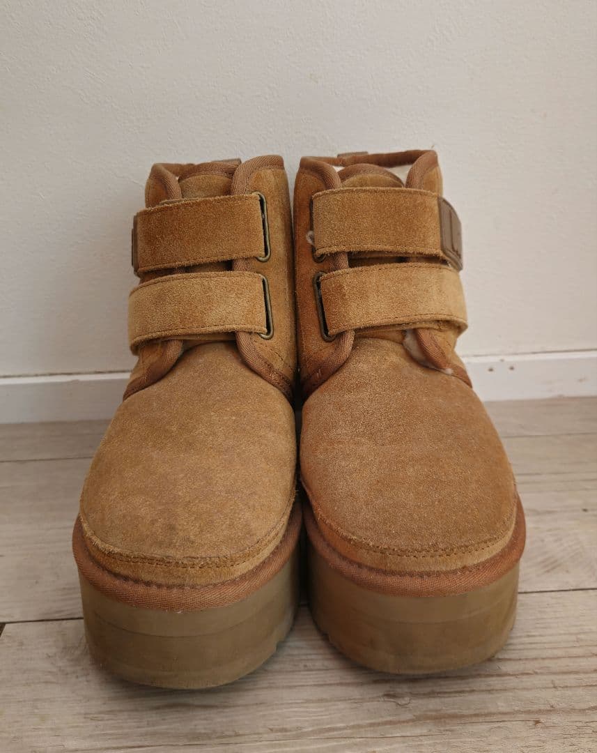 UGG ベージュ 厚底ムートンブーツ