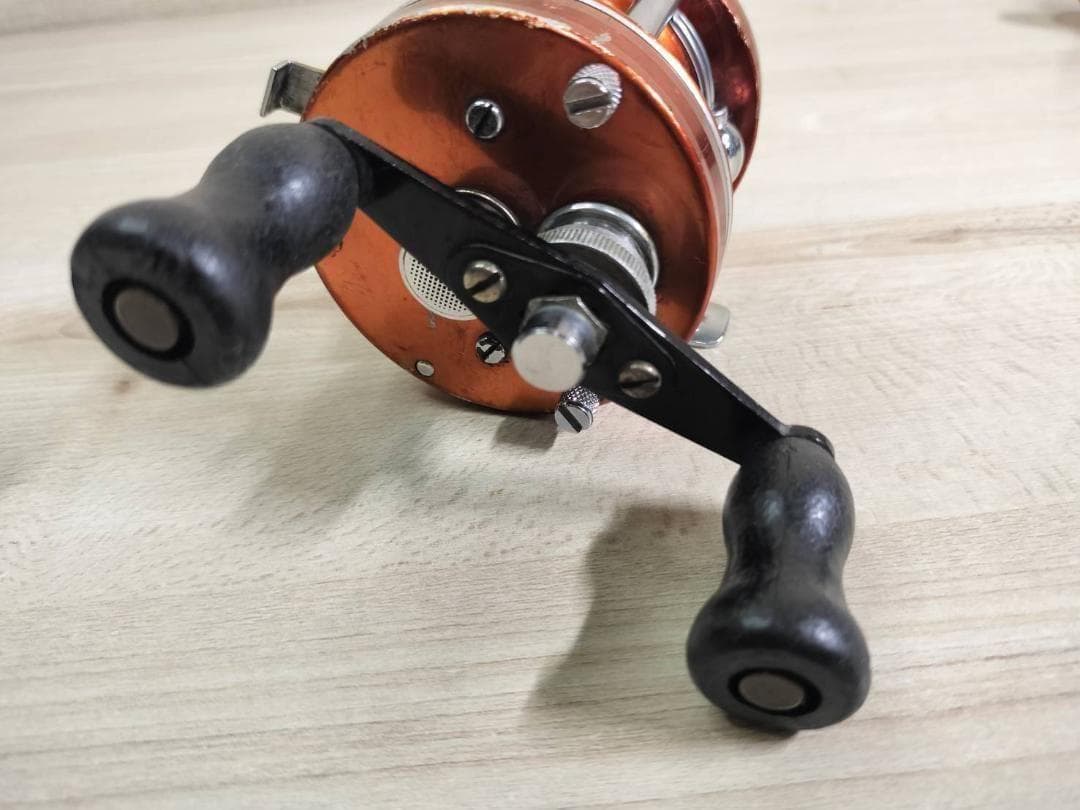 ☆ABU GARCIA アブ アンバサダー 4000D　ビンテージリール　橙