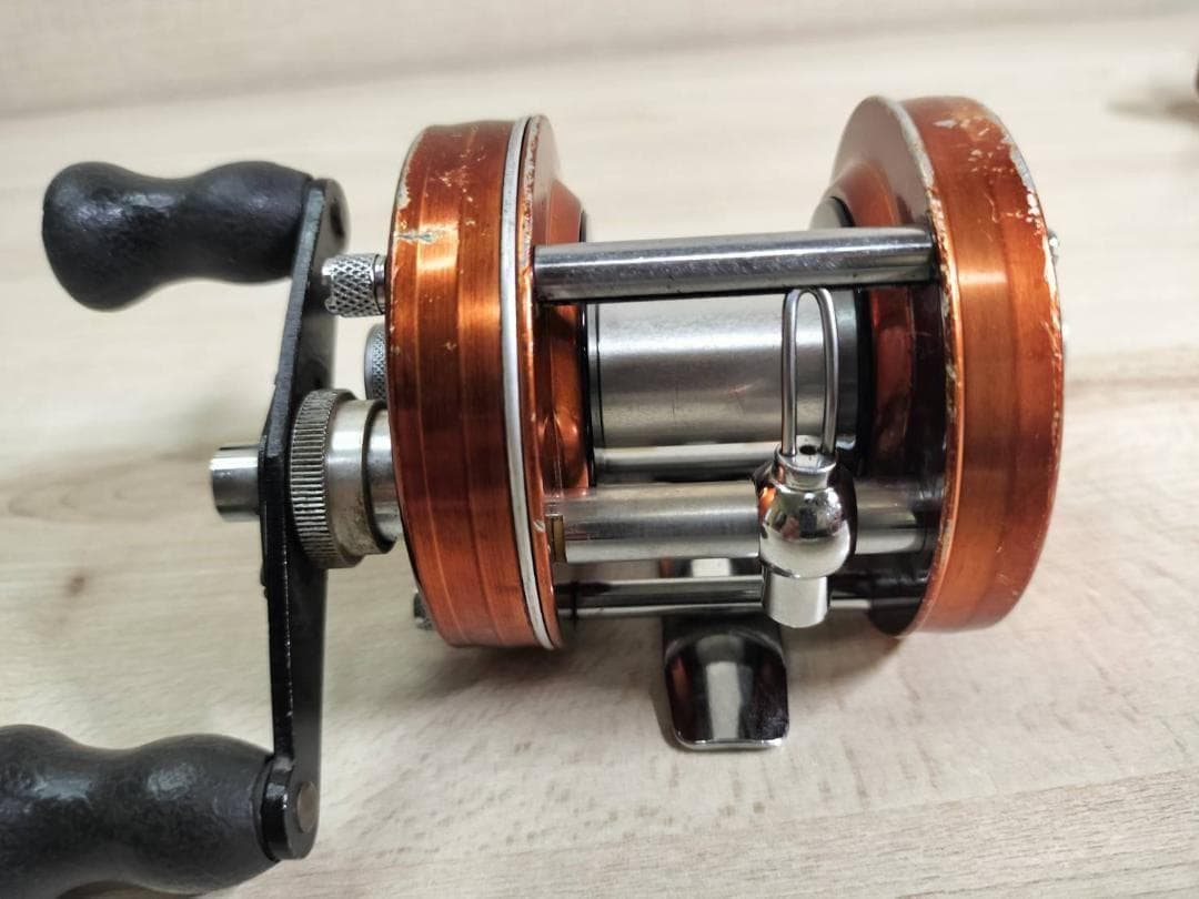 ☆ABU GARCIA アブ アンバサダー 4000D　ビンテージリール　橙