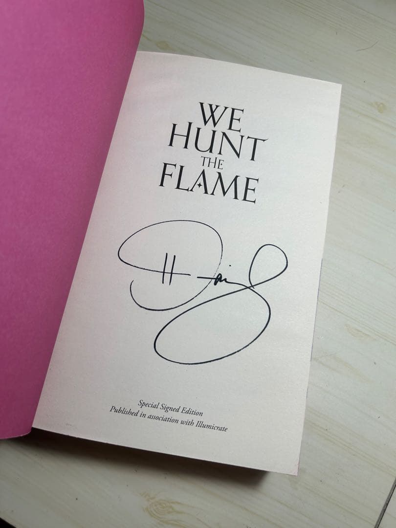 洋書 We Hunt the Flame & We Free the Stars