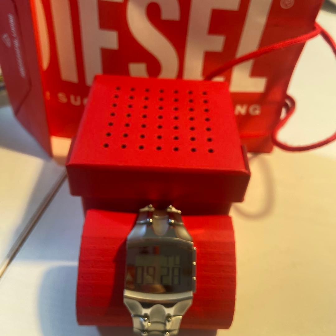 最終値下げ　DIESEL デジタル腕時計 シルバー