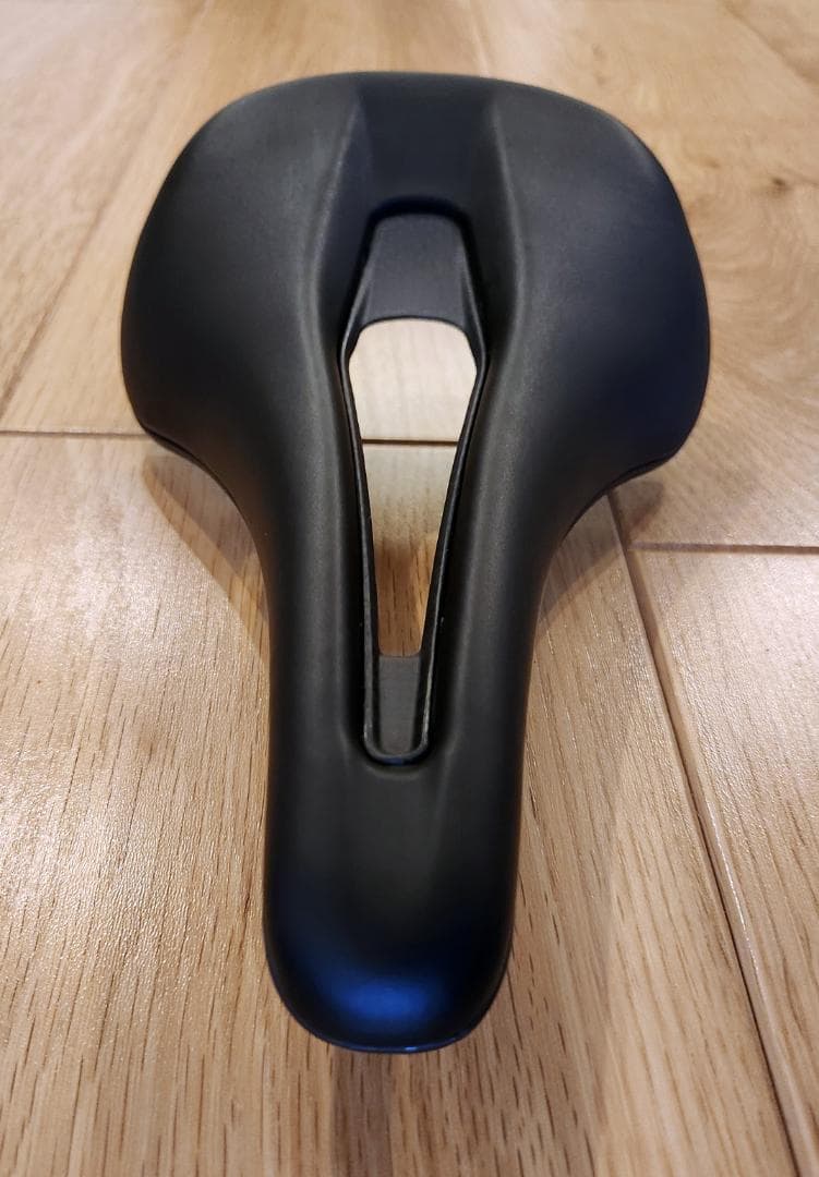 TNI Ergonox カーボンサドル 143g