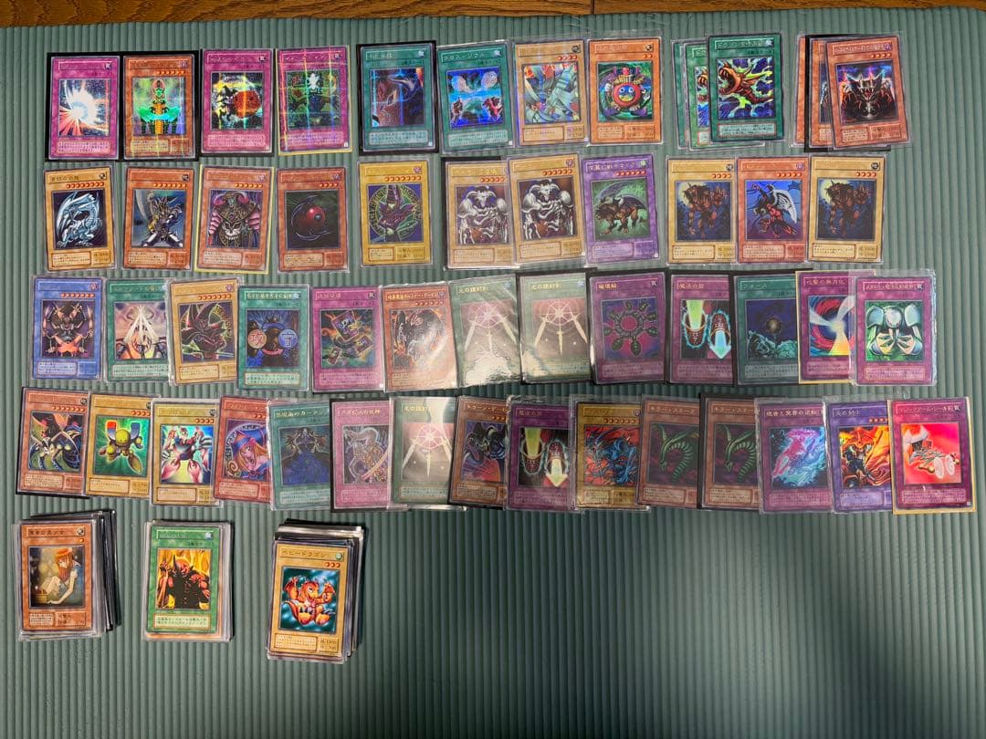 遊戯王カード　初期　レアカード　まとめ売り　124枚＋α