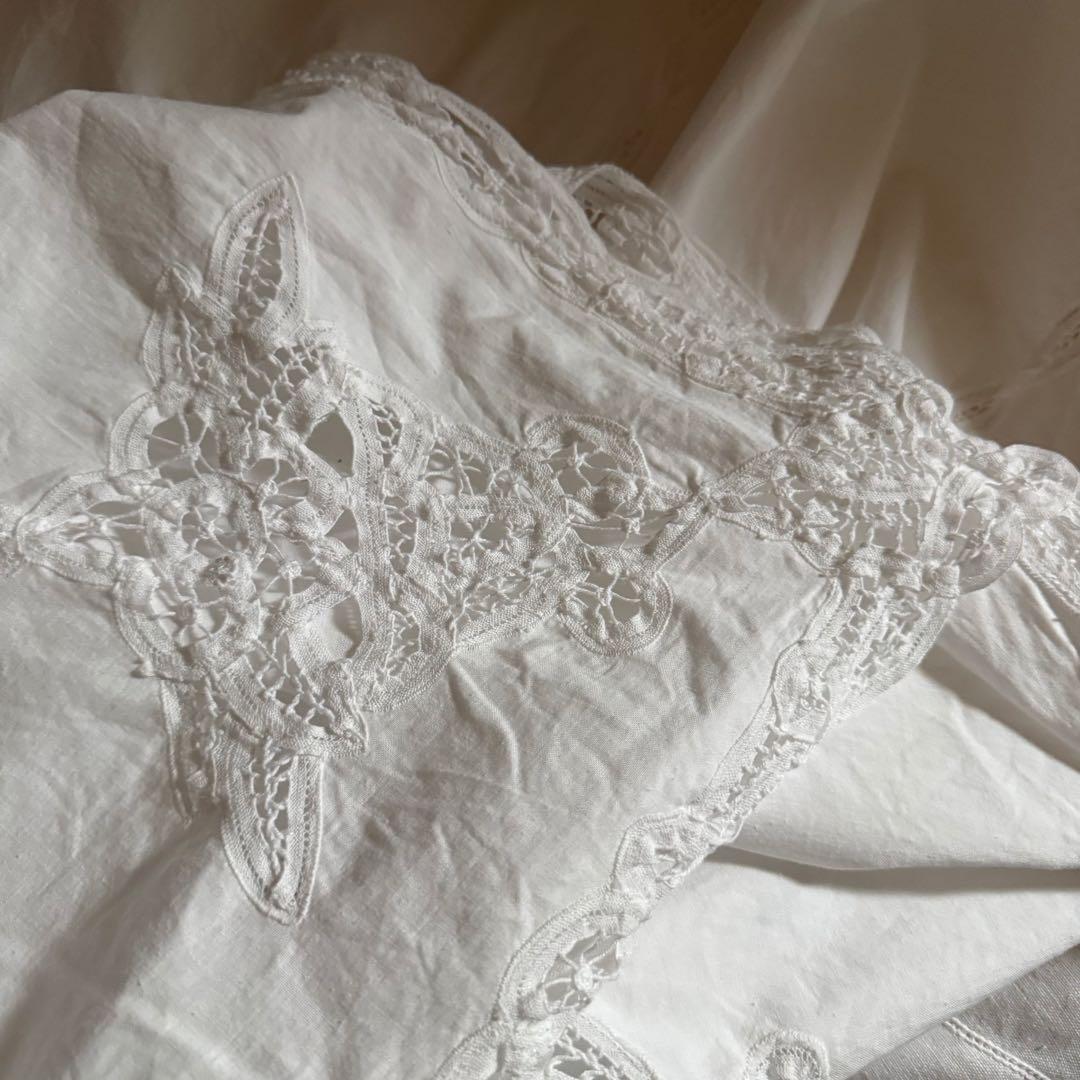 SALE❣️フランスアンティークஐ⋆* ふんわりバテンレースの花刺繍シーツ