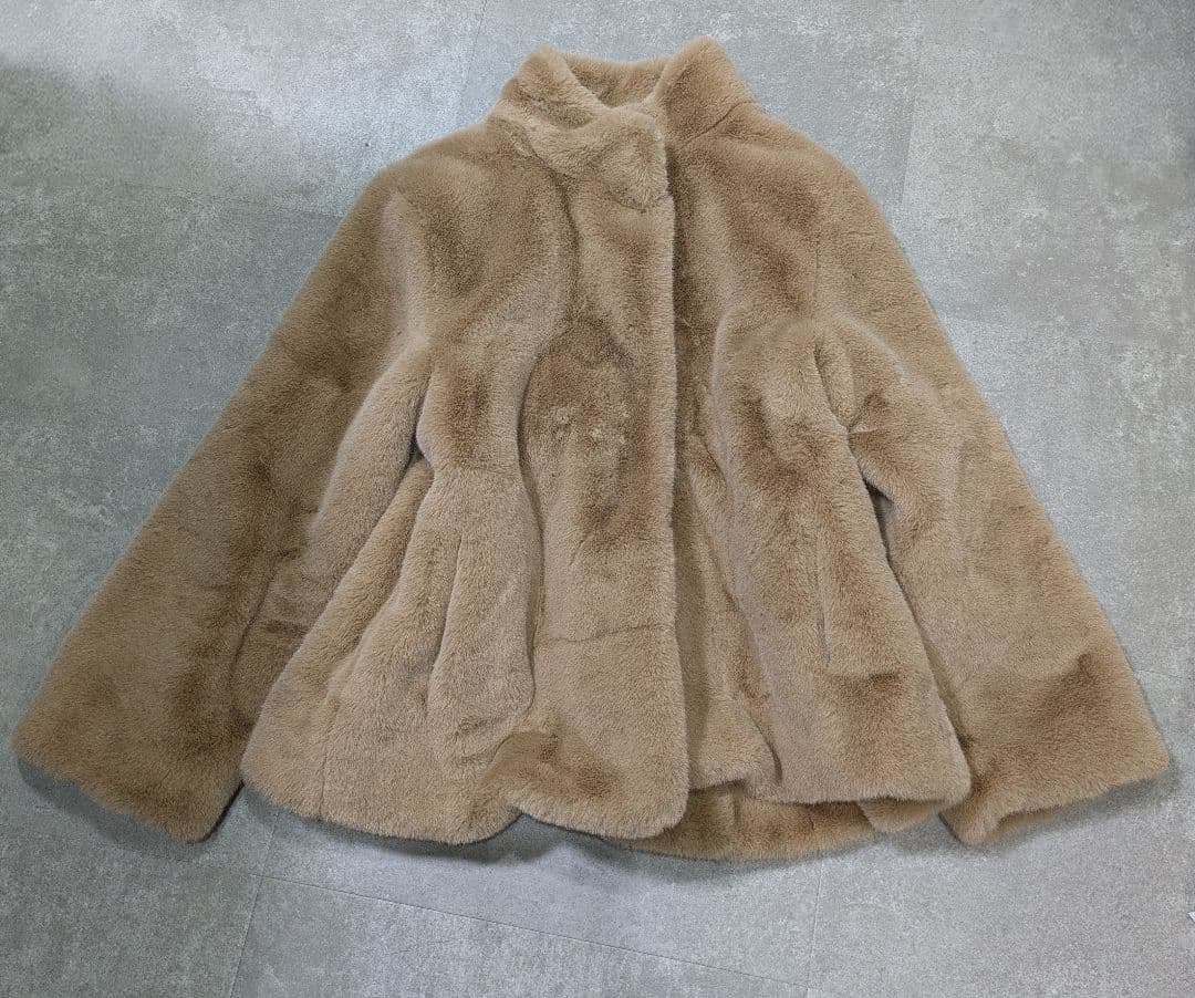 美品 RANDEBOO ベージュ ファーコート ショート丈