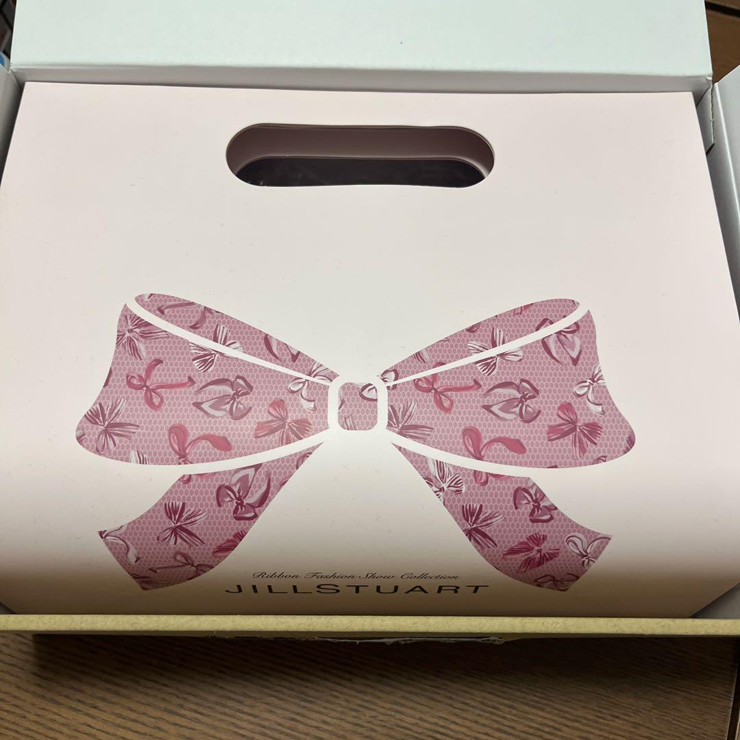 ジルスチュアート　クリスマスコフレ2025