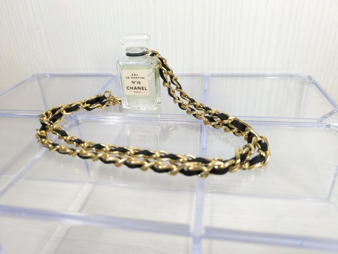 シャネル　N19　オーデパルファム　ネックレス　4ml
