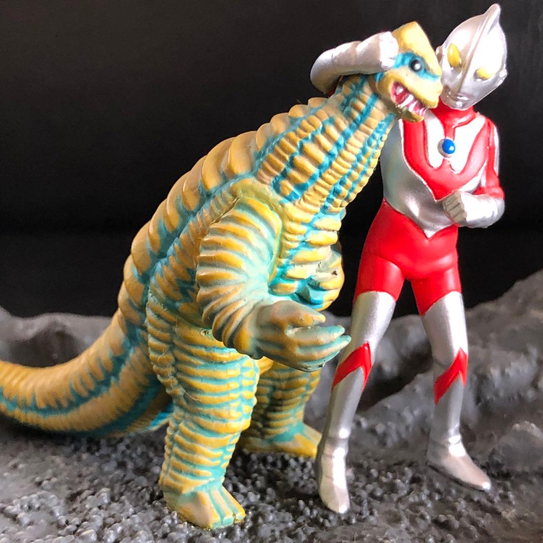 大怪獣シリーズ　どくろ怪獣レッドキング　再生怪獣ギエロン星獣　ジオラマ