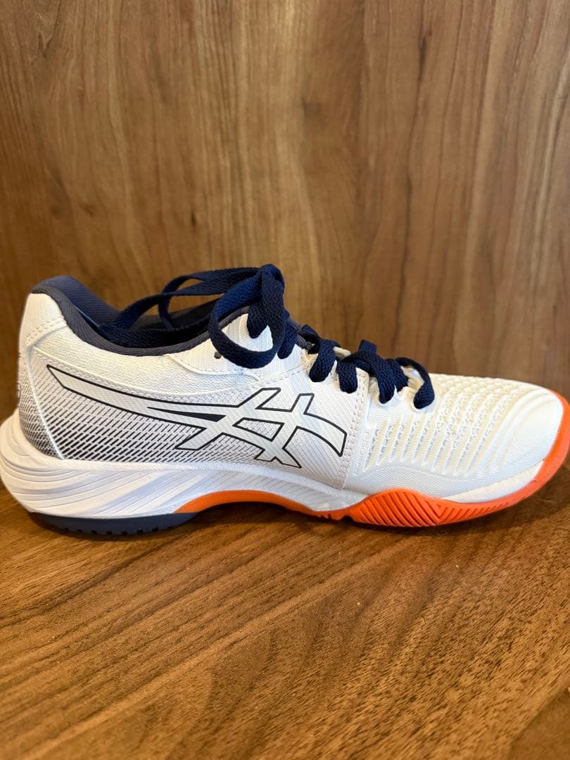 asics バレーボールシューズ　23.5センチ　レディース