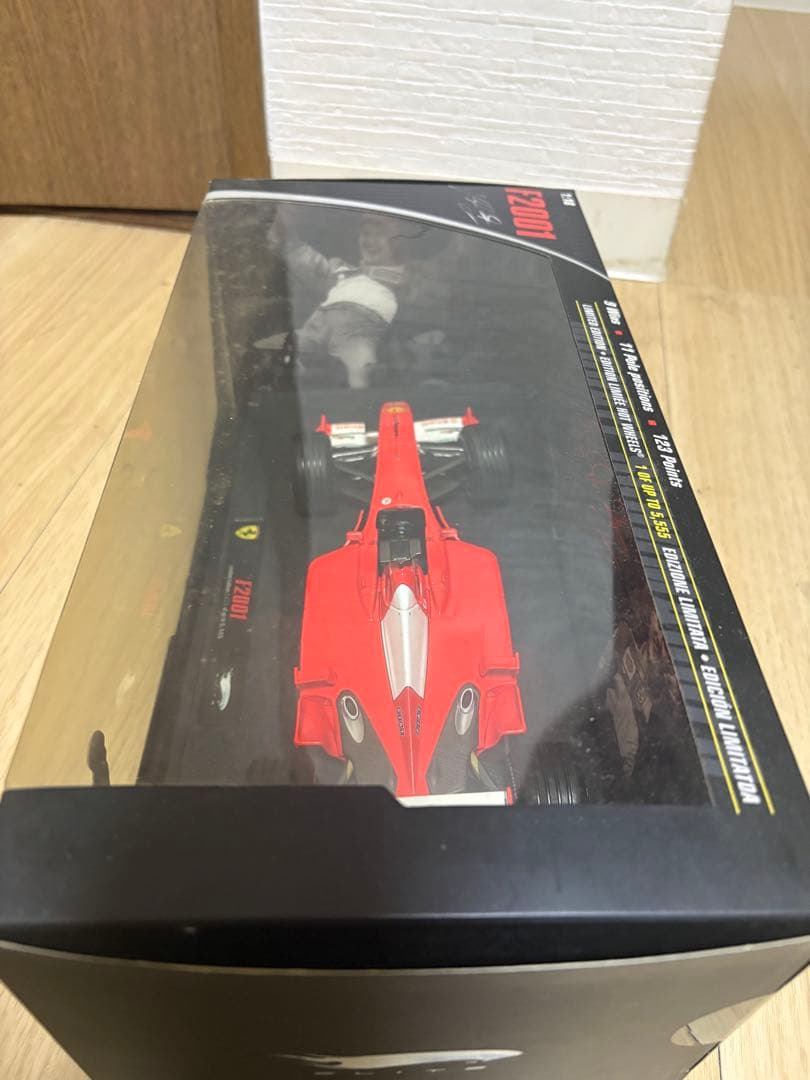 新品未開封　マテルエリート1/18F2001Mシューマッハ　マルボロデカール付き