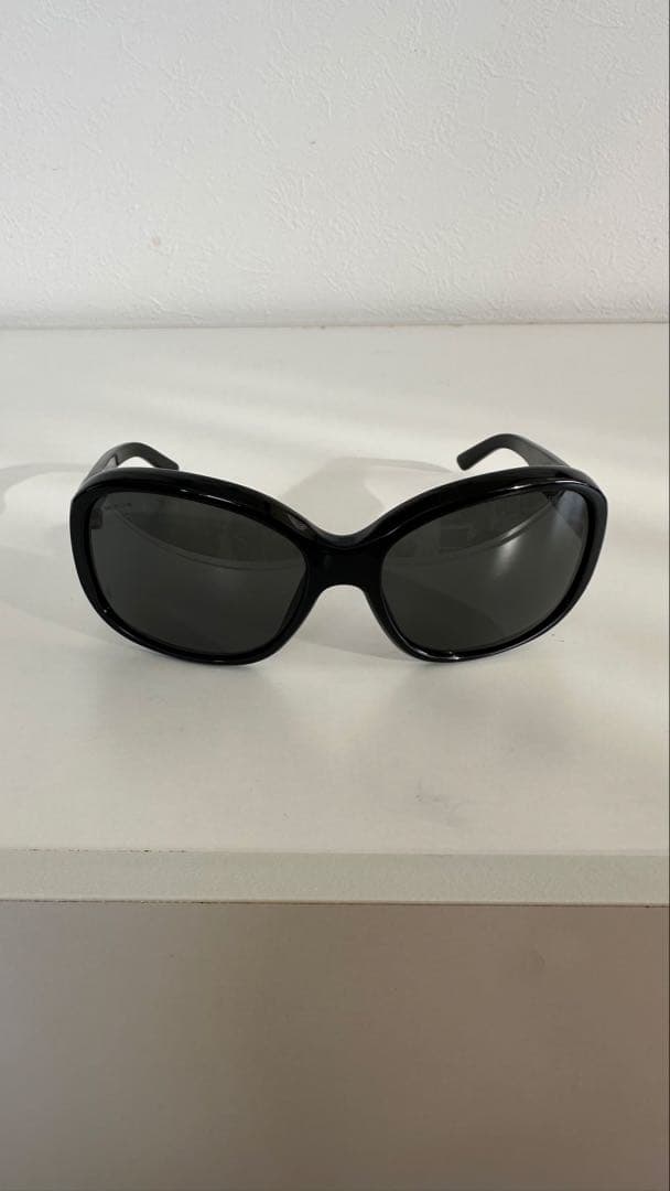 Prada ブラック サングラス