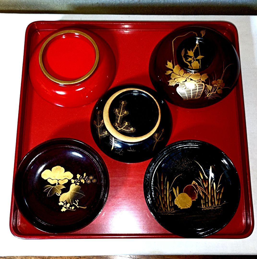 金蒔絵漆器セット(金蒔絵椀2客、輪島朱塗椀1客、蒔絵皿2客、輪島塗膳1膳)