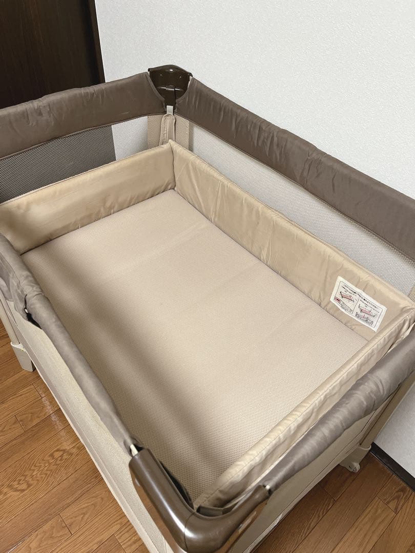 【美品】アップリカ ココネルエアー ベビーベッド サークル 寝具