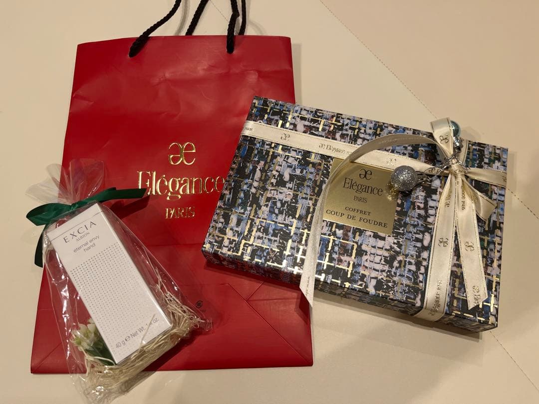 エレガンス 2025 コフレクードゥフードル　新品未使用　ハンドクリームセット
