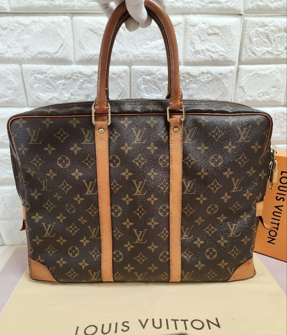 【hiro※】ルイヴィトン モノグラム ポルトドキュマン ヴォワヤージュ