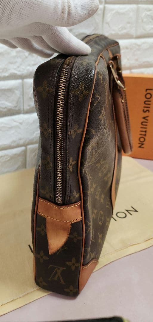 【hiro※】ルイヴィトン モノグラム ポルトドキュマン ヴォワヤージュ
