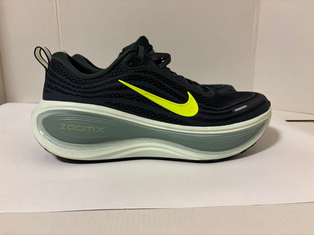NIKE VOMERO PLUS ナイキ ボメロプラス 27.0cm