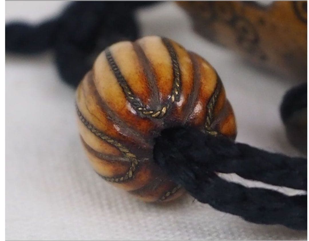 送料無料　江戸時代　提げ物　緒締め玉根付　検/根付印籠翡翠珊瑚琥珀印籠煙草入煙管