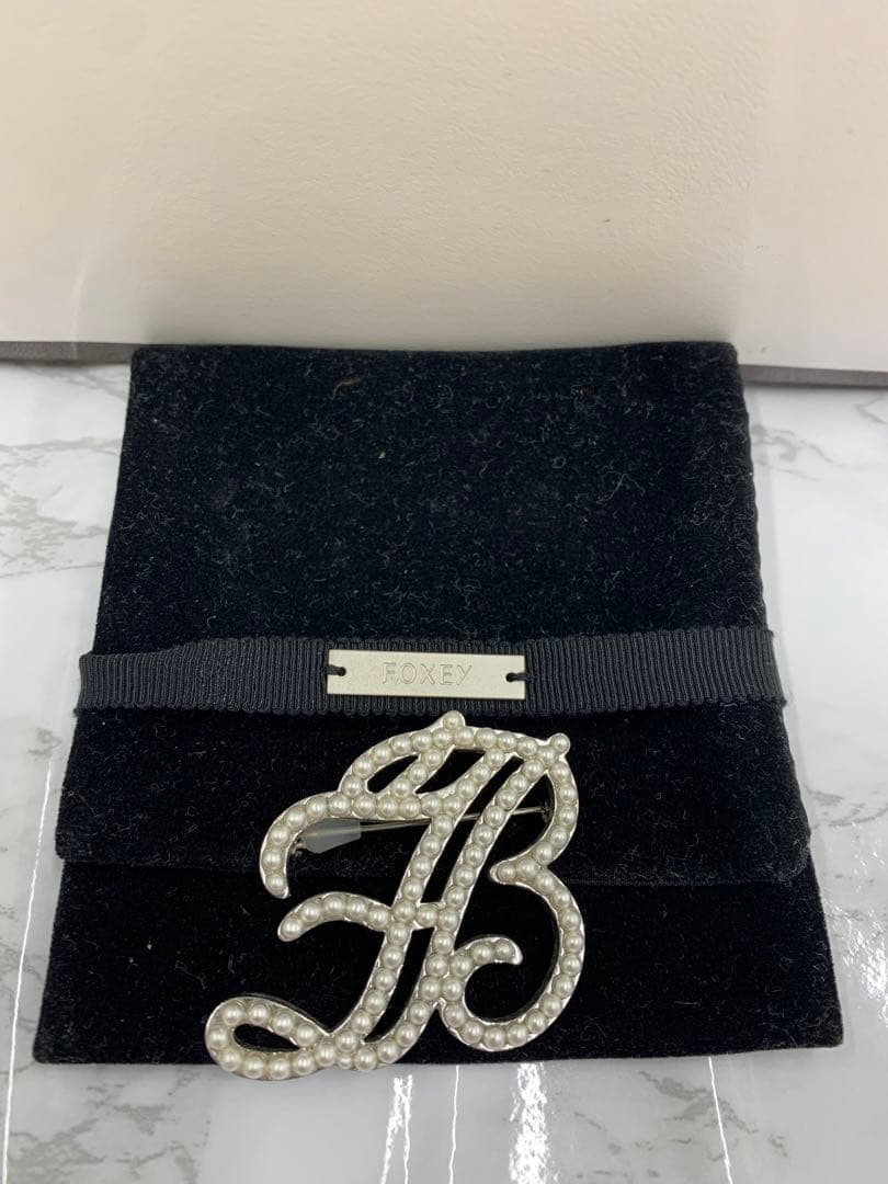 【お値下げ可♡超美品♡】FOXEY パール装飾 ブローチ