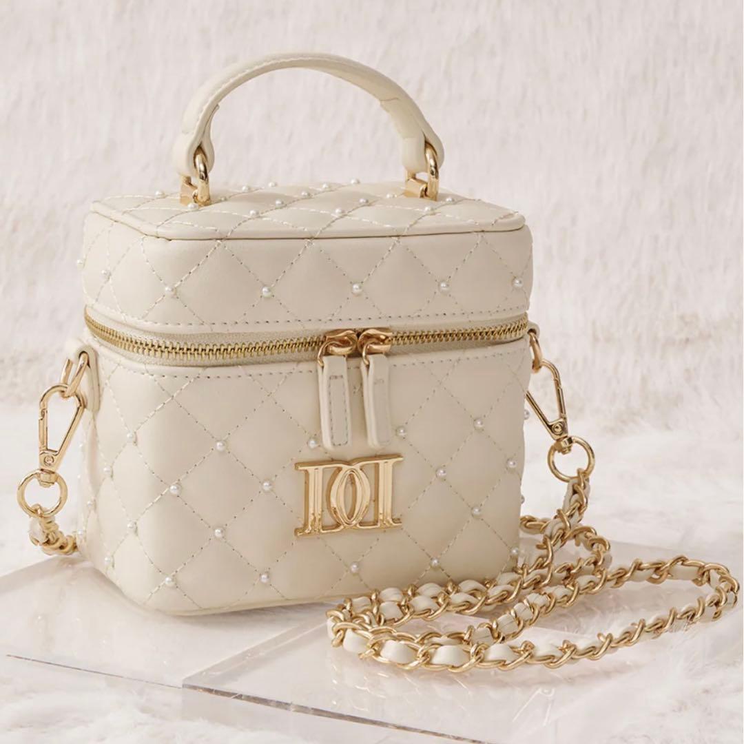 ダーリッチ　【ゴールドパーツ】キルティングパールスクエアミニバッグ