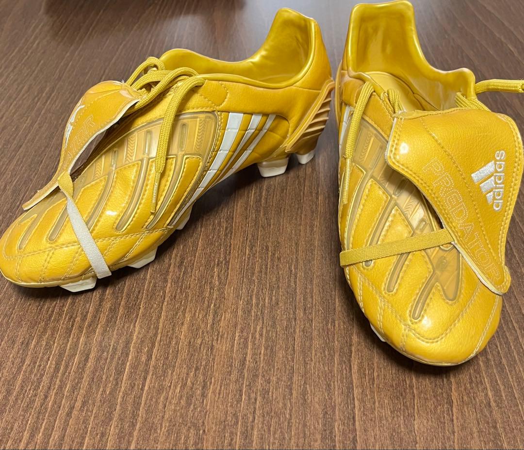 adidas プレデター イエロー