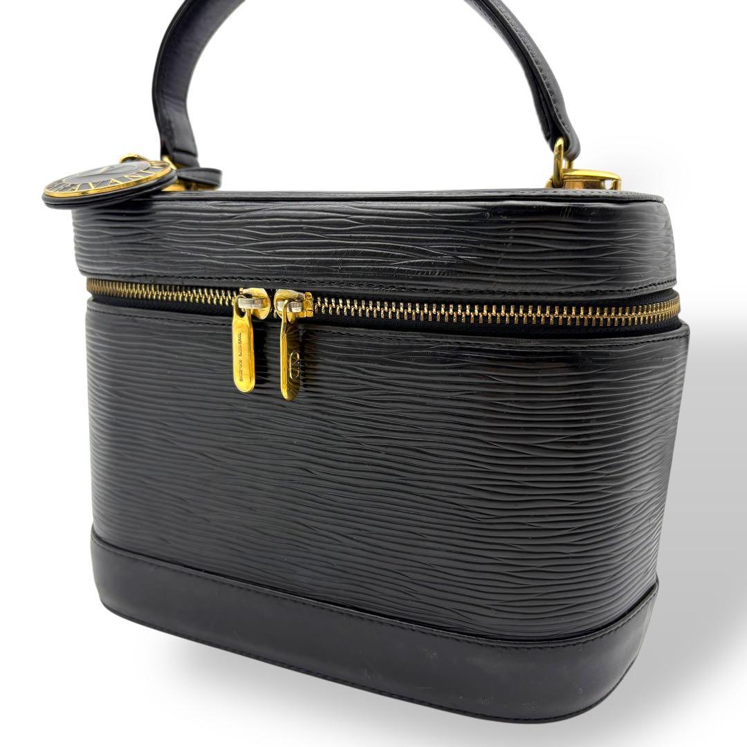 専用 ヴァレンティノガラヴァーニ バニティバッグ レザー ブラック チャーム