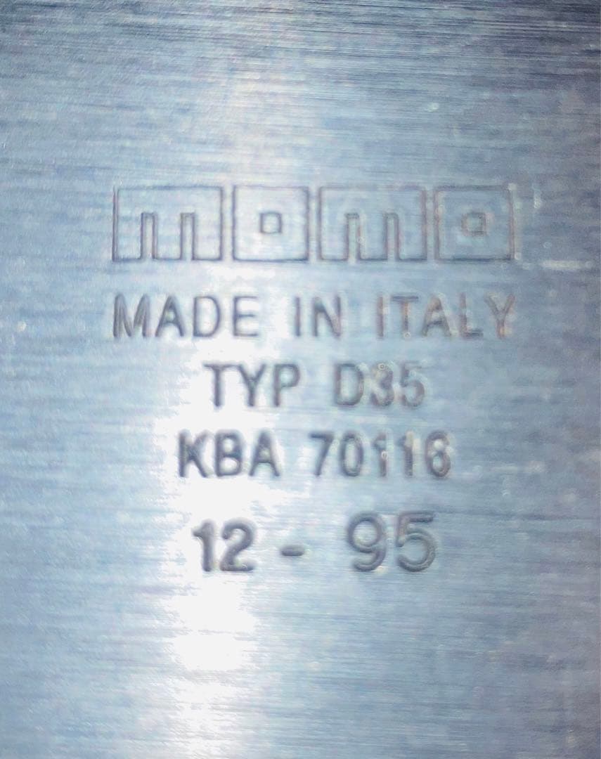 momo モモ ステアリング　ハンドル　35mm ホーンボタン付き