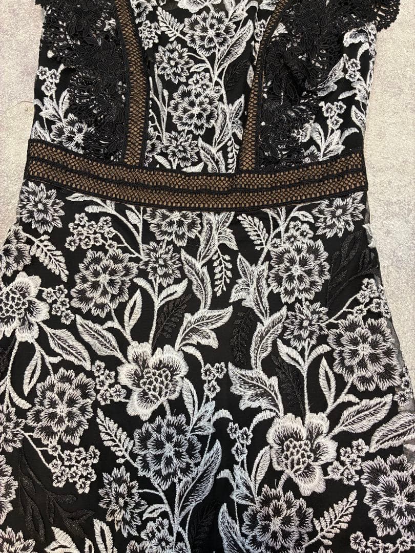 Yoshi未使用タグ付TADASHI SHOJI 刺繍レースワンピース　4