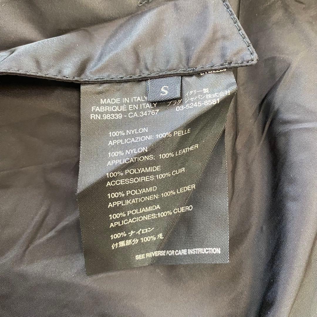 【美品】PRADA プラダ フーデッドナイロンジャケット ポケッタブル 収納可能