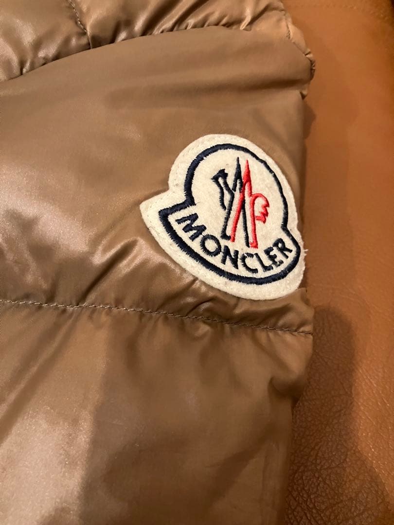 Moncler ダウンジャケット