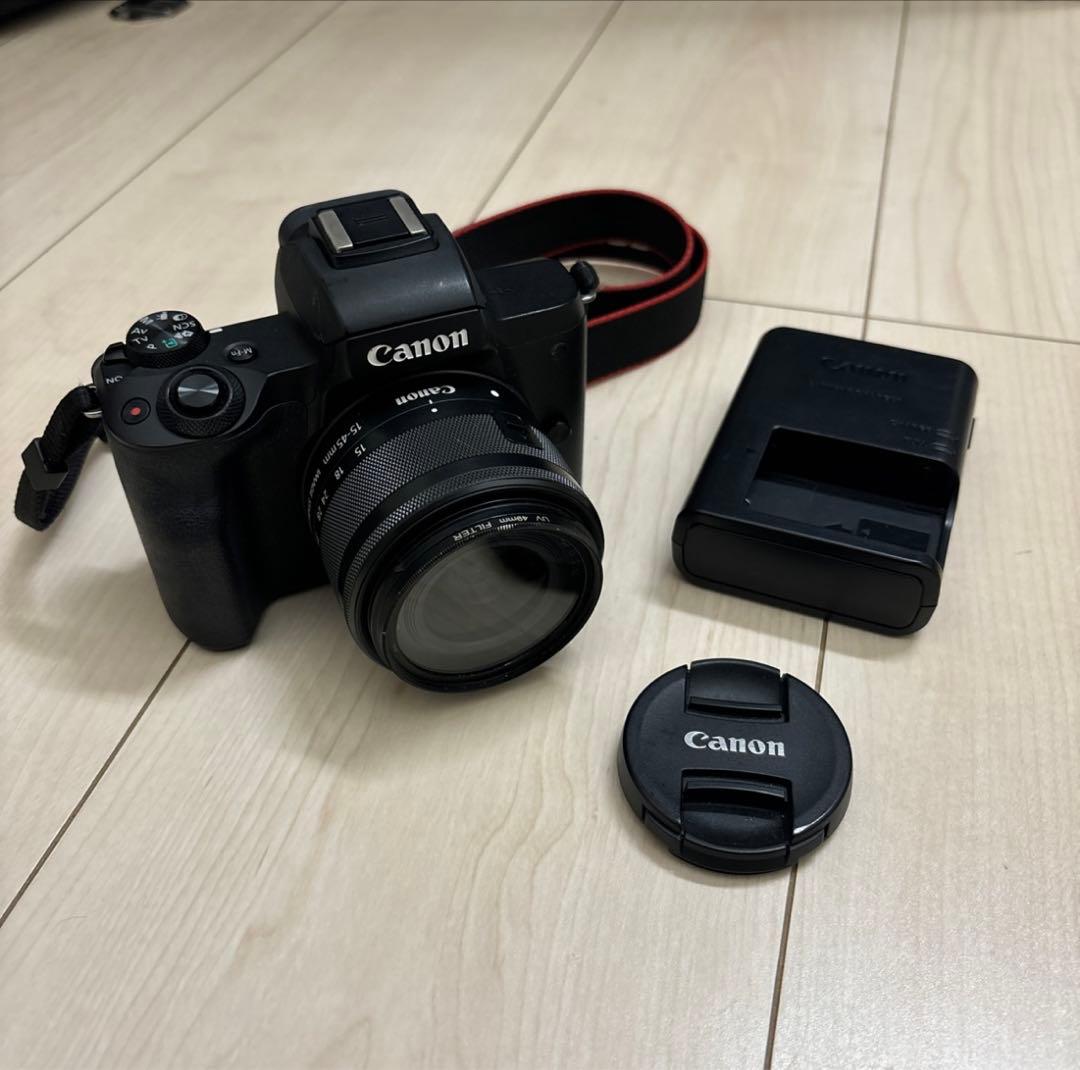 Canon EOS Kiss M ミラーレス一眼カメラ/レンズ/充電器付き