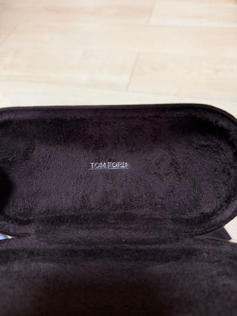 TOM FORD ブラックキャットアイサングラス