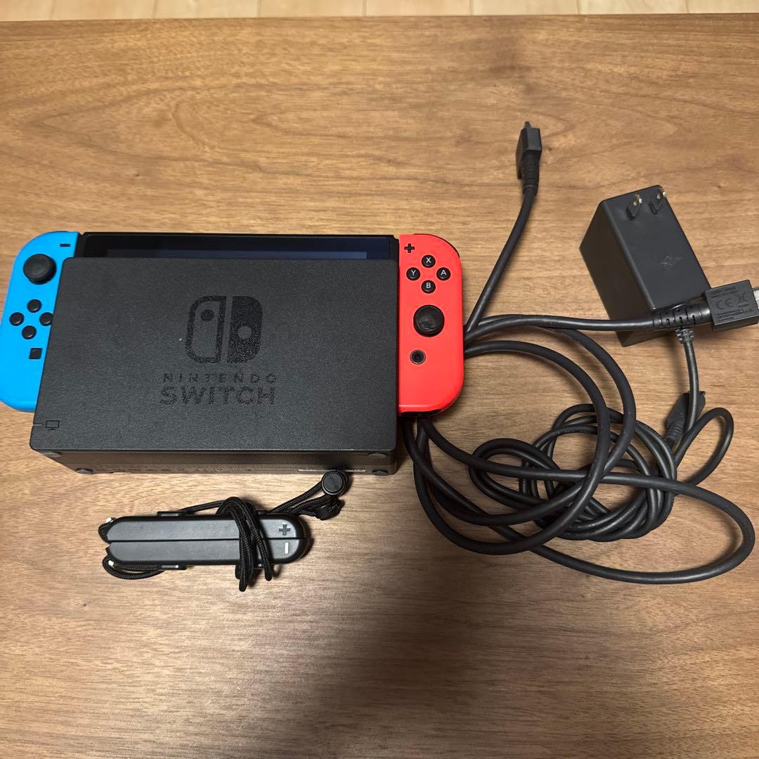 Switch 本体　ソフトあり、内蔵(マリオカート、アソビ大全など)