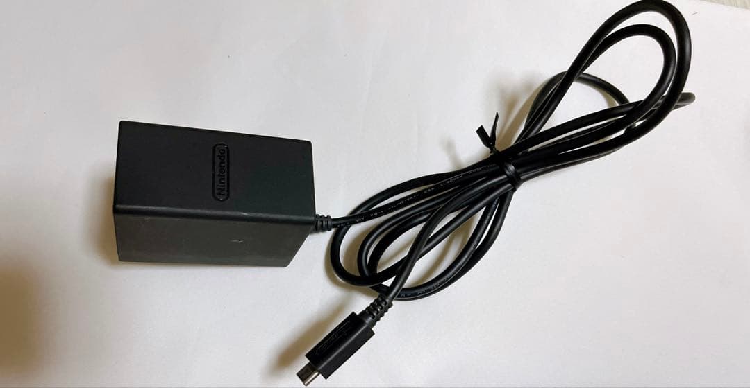 【にーあ】NintendoSwitch LITE ブルー　充電器付き任天堂