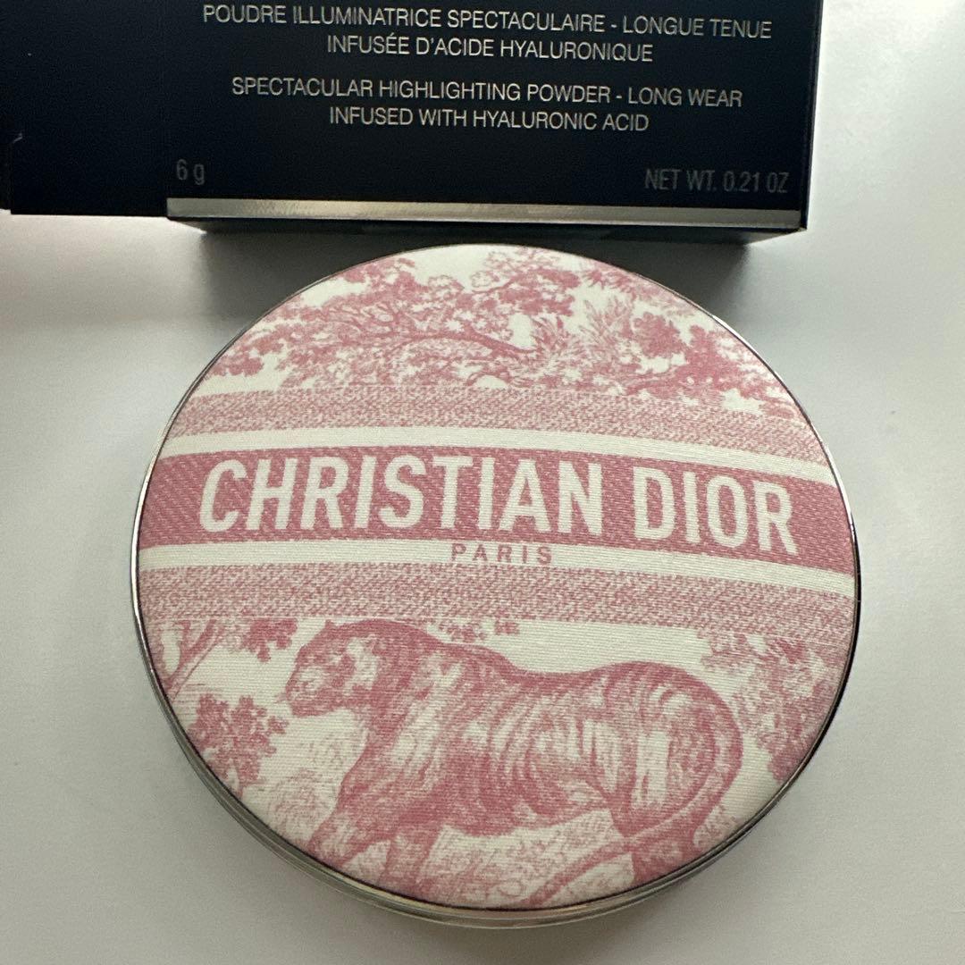 ディオールスキンフォーエバーグロウ　ルミナイザー004コーラルグロウ