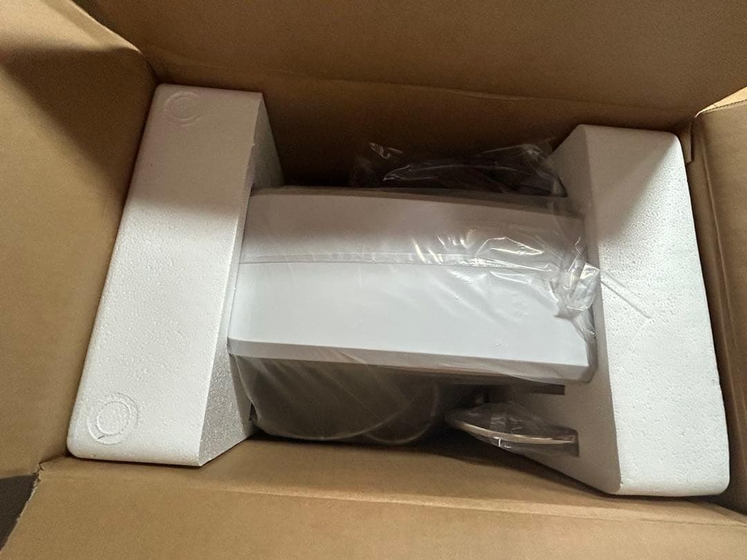 スタンドミキサー 8L大容量 三種類アタッチメント付き 七段階速度調節