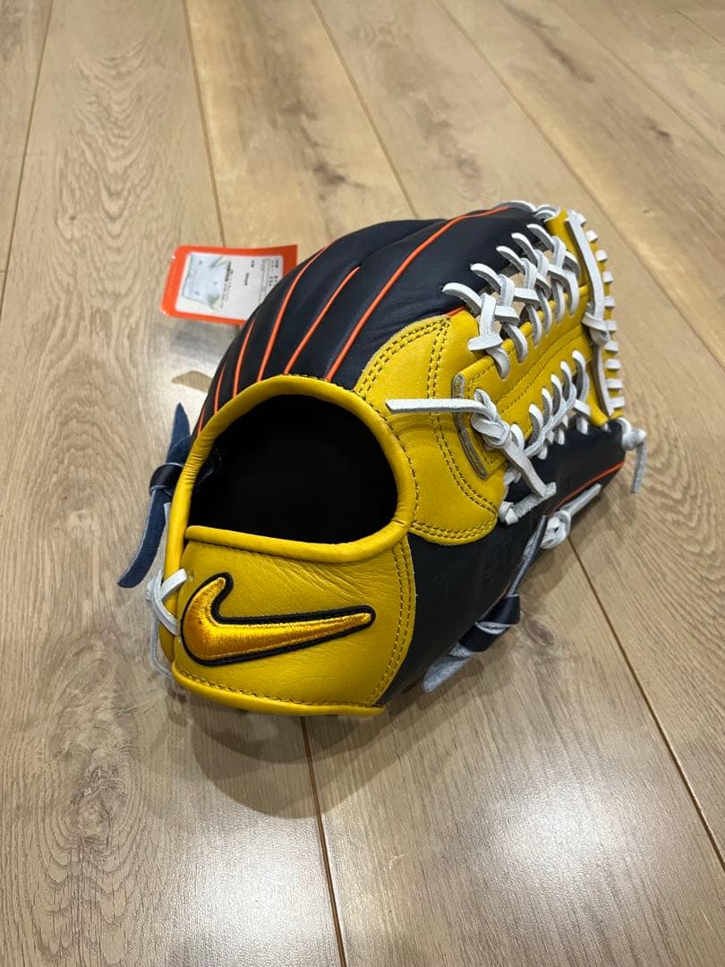 NIKE一般外野手グローブです！新品未使用品！廃盤品！限定モデル！タグ付き！