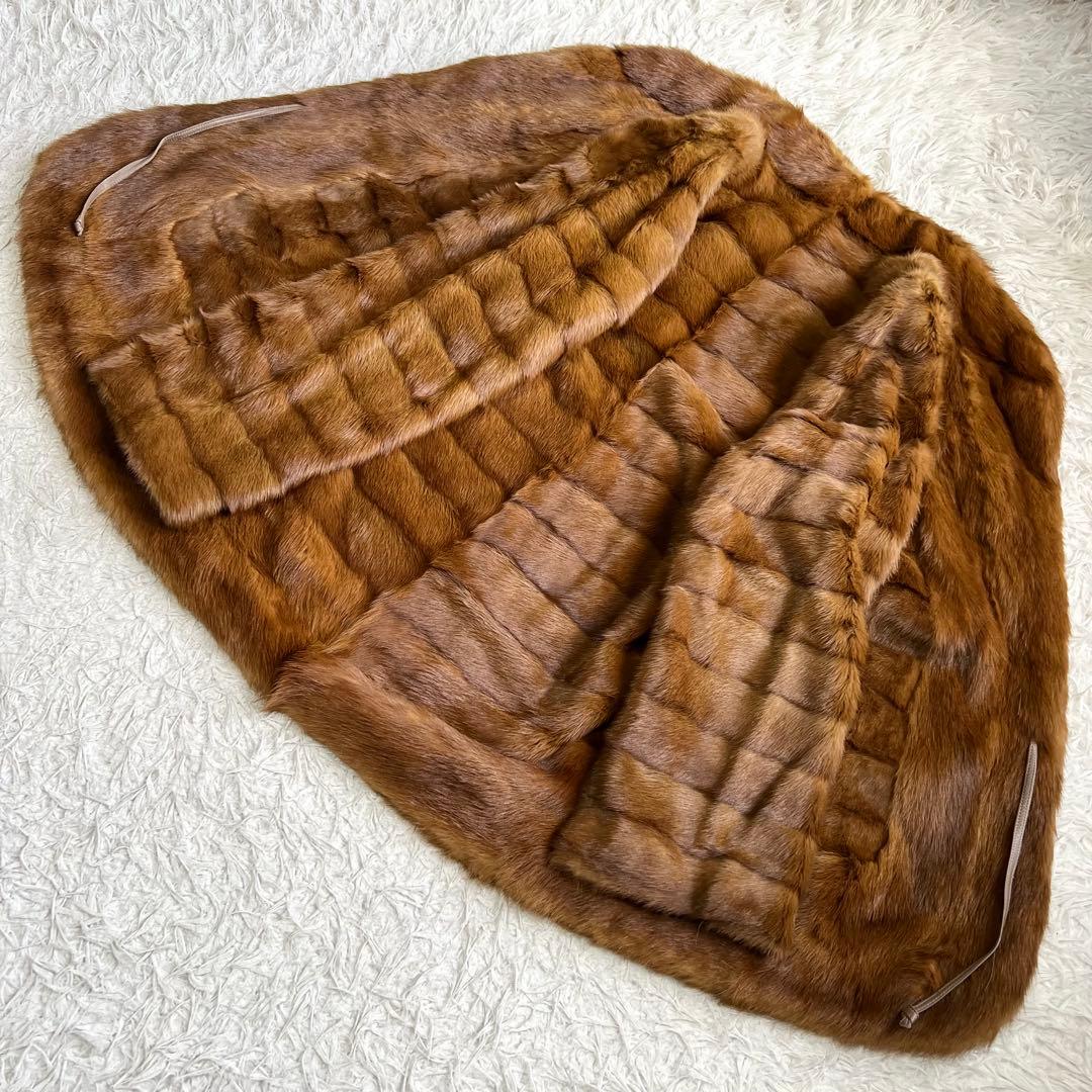 激レアデザイン エンバ 横段 リアルファーコート 本毛皮