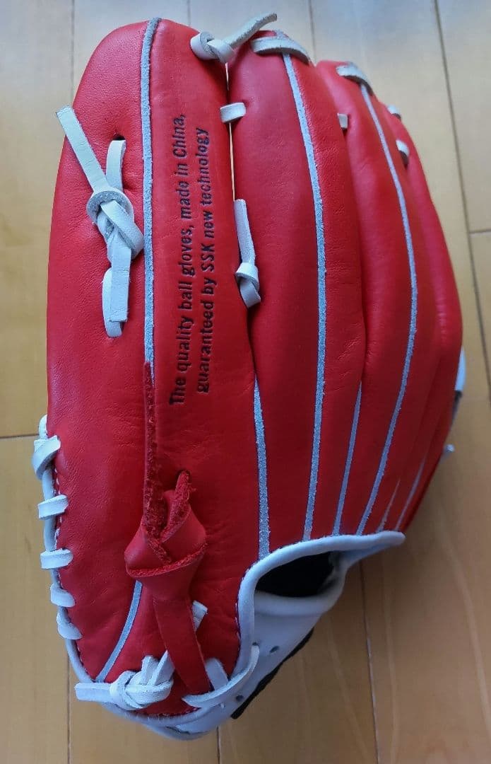 ＳＳＫ 軟式野球内野用グローブ 右投げ用　ソフトボール付き