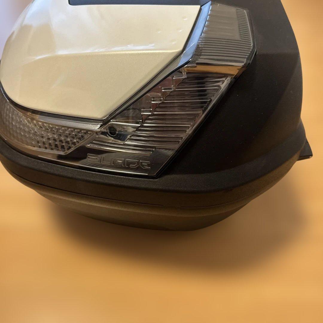 美品　GIVI BLADE リアボックス　モノロック　ジビ　47L