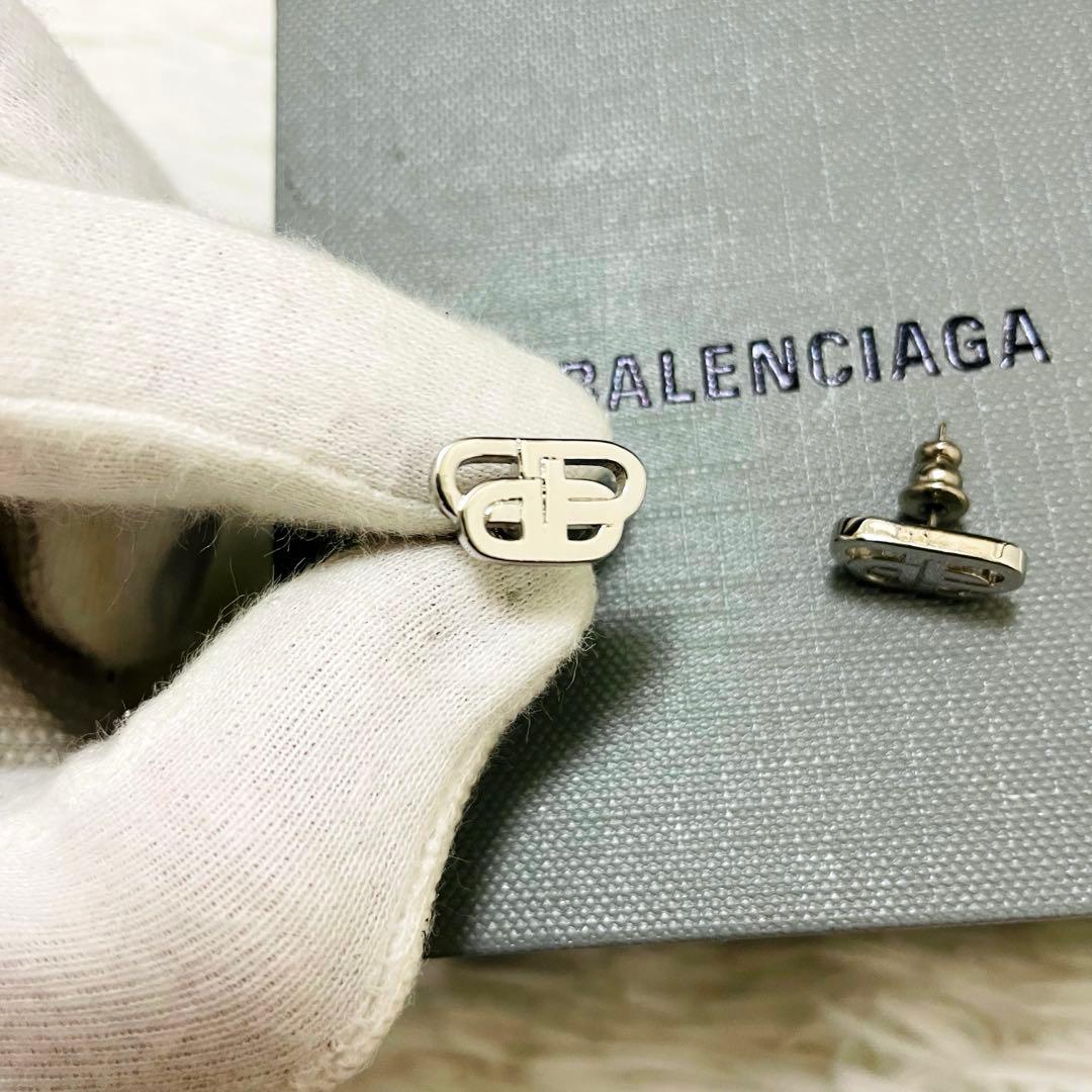 未使用級✨付属完備✨バレンシアガ ピアス BB シルバー ロゴ メタル