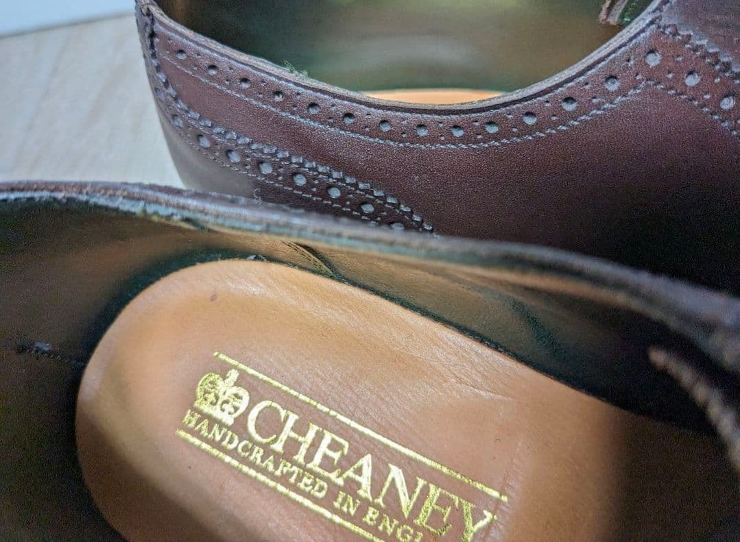 チーニー　ベンチメイド　サイズUK9（27.5cm)　セミブローグ